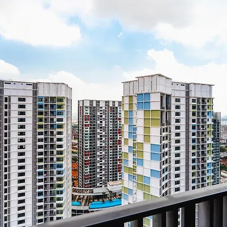 Hostahome Suites At I-City, Central Mall Shah Alam Exterior photo