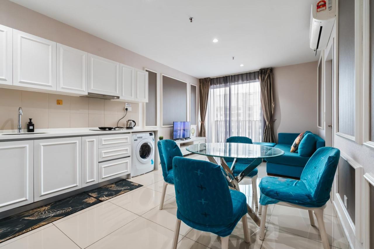 Apartment Hostahome At I-city, Mall