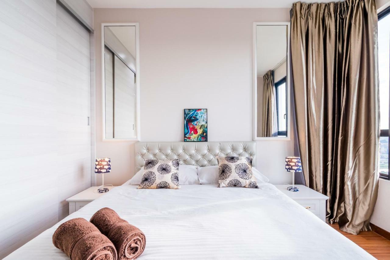 Apartment Hostahome At I-city, Mall