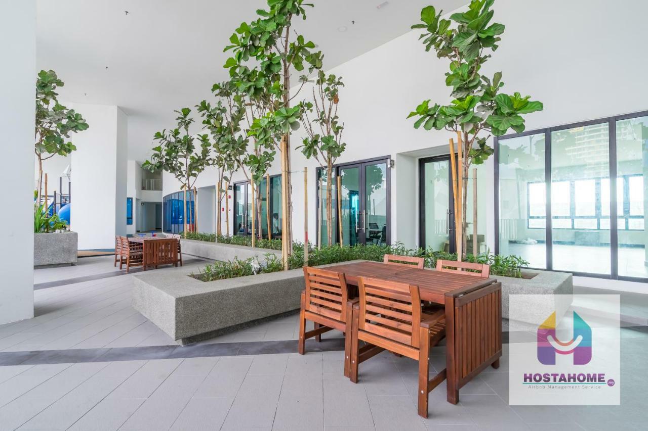 Apartment Hostahome At I-city, Mall